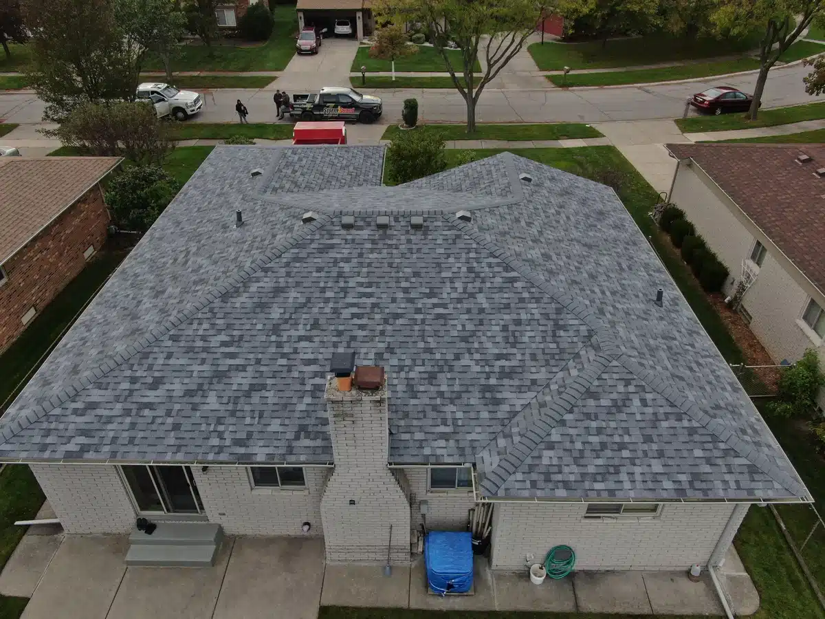 Roofers in Metro Detroit North